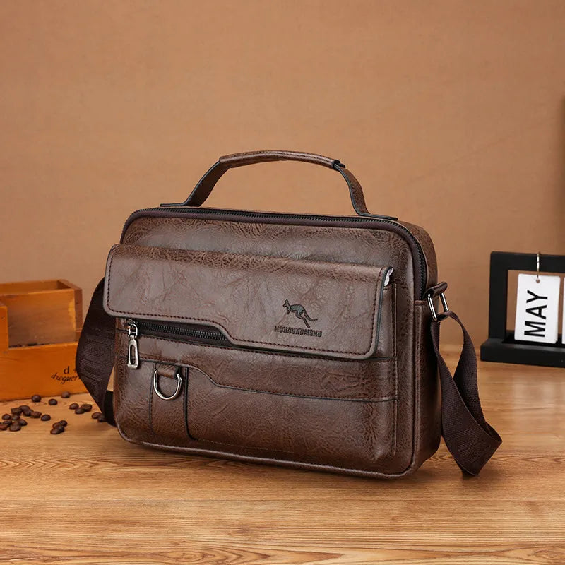 Bolsa Transversal Masculina, Bolsa Tiracolo Masculina, Bolsa Crossbody Masculina, Bolsa de Ombro Masculina, Bolsa Lateral Masculina, Bolsa Transversal para Homem, Bolsa Masculina Estilo Carteiro, Bolsa Tiracolo para Homem, Bolsa Transversal de Couro Masculina, Bolsa Pequena Masculina Transversal