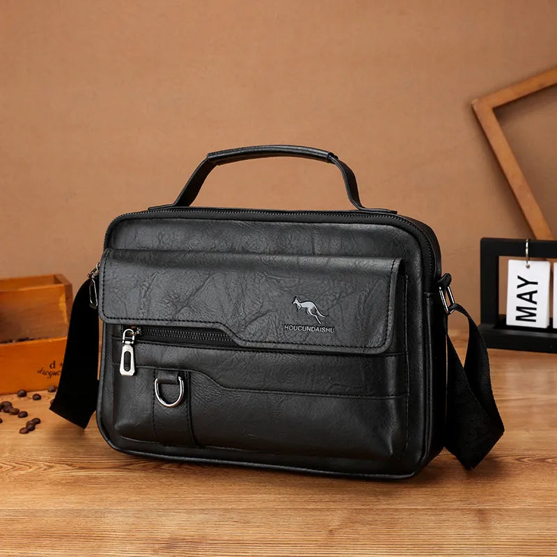 Bolsa Transversal Masculina, Bolsa Tiracolo Masculina, Bolsa Crossbody Masculina, Bolsa de Ombro Masculina, Bolsa Lateral Masculina, Bolsa Transversal para Homem, Bolsa Masculina Estilo Carteiro, Bolsa Tiracolo para Homem, Bolsa Transversal de Couro Masculina, Bolsa Pequena Masculina Transversal